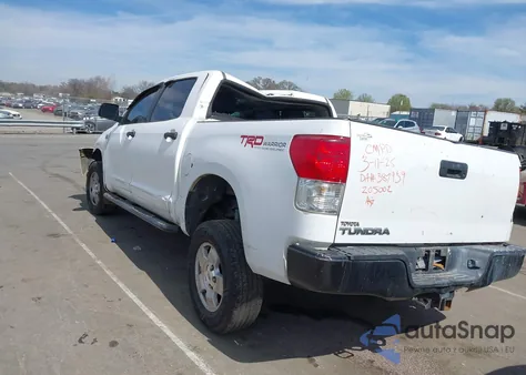 2011 Toyota Tundra Grade 5.7L V8 из США, поврежденный, VIN 5TFDW5F19BX205002
